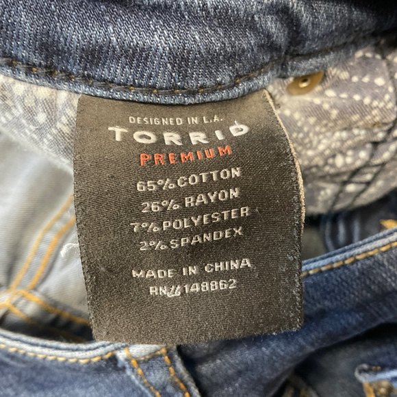 Torrid Premium Woman's Distressed Denim Blue Jeans Size 20R High Rise Curvy - Picture 11 of 16